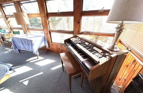 Forest Dale House | Gorgeous Lake & Mountain Chalet