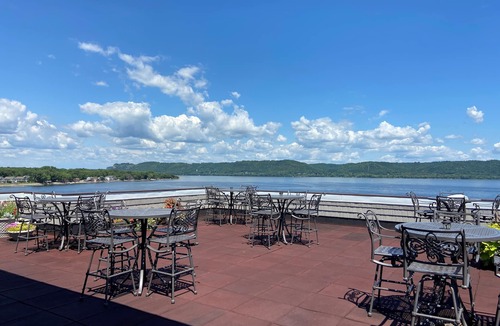 Lake City Condo | Gorgeous Lake Pepin Views!