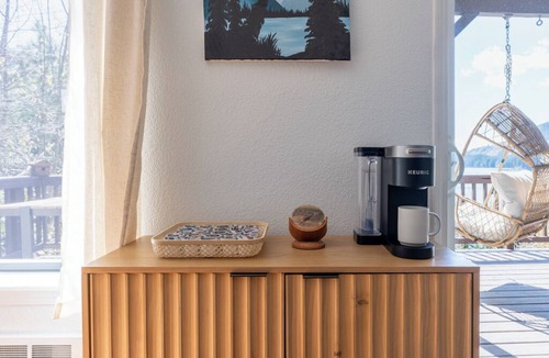 Hoodsport Cottage | Gorgeous Lake View! HotTub & FirePit & Lake access & King beds