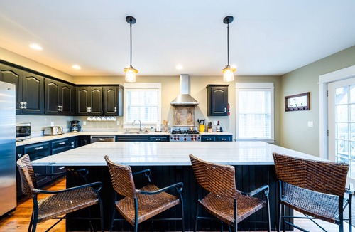 Harbert Cottage | Gorgeous Lake View Home with Private Pool and Hot Tub!