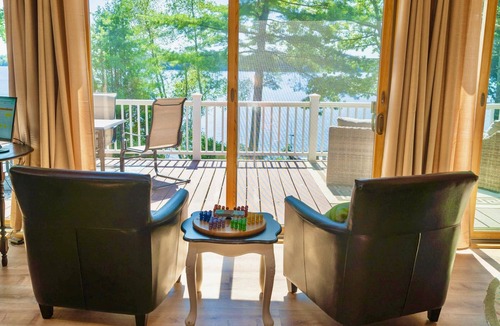 Franklin House | Gorgeous Lakefront-Close to Acadia "Schoodic+Bar Harbor" 4 Kayaks Included-Pets