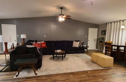 Hardy House | Gorgeous Lakefront Home in Hardy!