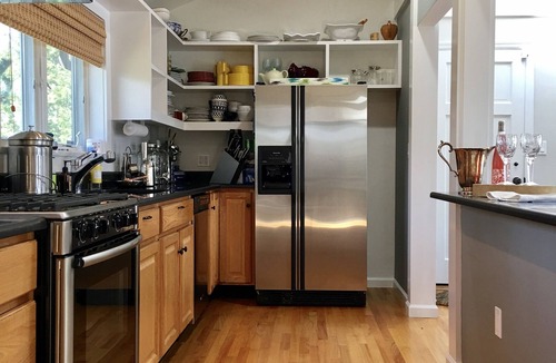 East Marion House | Gorgeous lakefront retreat