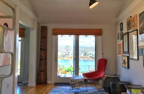 East Marion House | Gorgeous lakefront retreat