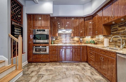 Merifield Acres House | Gorgeous lakeside retreat with room for all!