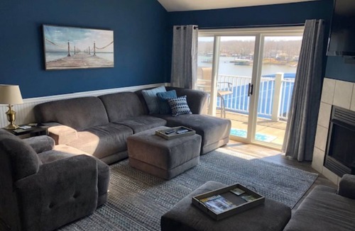 Sunrise Beach Condo | Gorgeous Lakeview Balcony Condo with 4 BDRM/3BA and Heated Pool