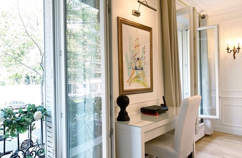 Quartier du Gros-Caillou Apartment | Gorgeous Light-Filled 2 Bedroom in the Sought-After Left Bank