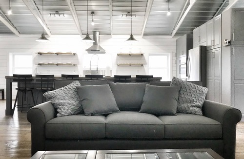 Culver House | Gorgeous Loft in Culver- Close to Culver Academies & Lake Maxinkuckee