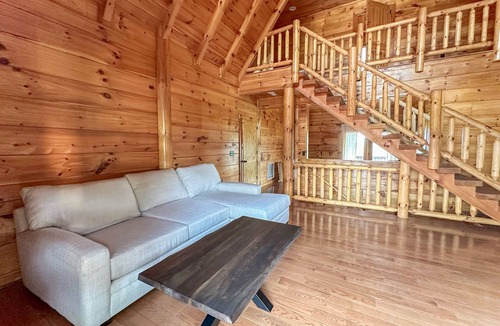 Dobson Cabin | Gorgeous Log Cabin - Mt. Airy - Blue Ridge Mountain Views - Retreats & Reunions