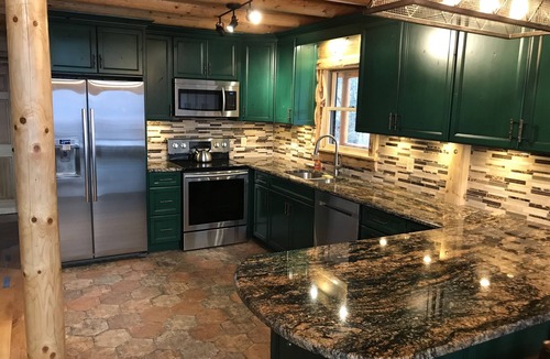 Putnam Cabin | Gorgeous Log Cabin on Lake Thunderbird Illinois