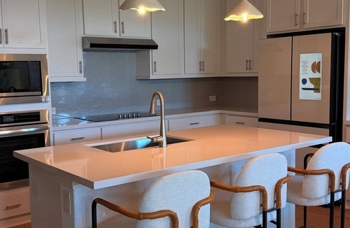 Hutto House | Gorgeous Luxury 3-bedroom house with Game-room & Covered Patio in Hutto