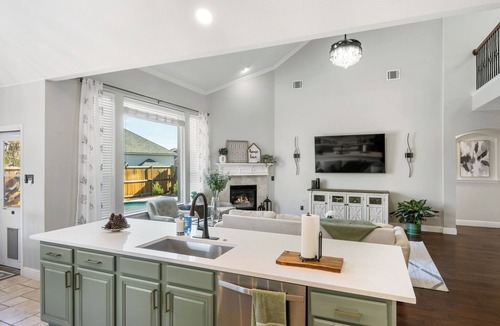 Grand Prairie House | Gorgeous luxury,Comfy,5BR,9 beds,AT&T stadium,DFW,Texas Live, Six-flag, Joe Pool