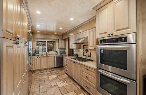Woodland Hills Villa | Gorgeous Malibu Adjacent Tropical Home with Resort Backyard