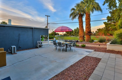 Winchester House | GORGEOUS Mid Century - Close to Strip - Golf - Views - Superhost Status - WOW
