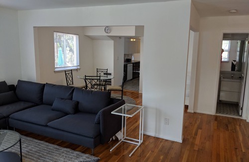 New Springville House | Gorgeous, Modern, updated Duplex