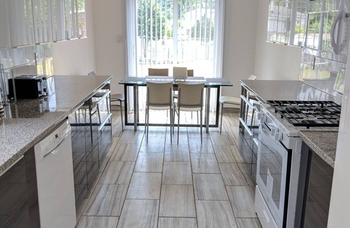 New Springville House | Gorgeous, Modern, updated Duplex