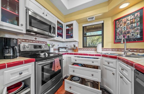 Tucson Condo | Gorgeous Mountain & City Views, Pools, & Hot Tubs
