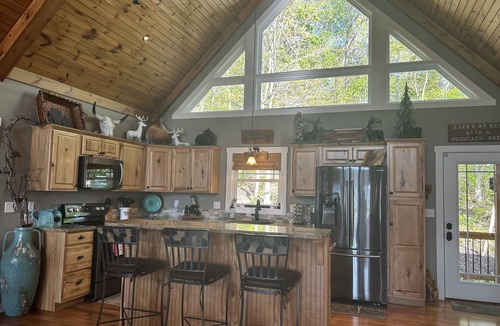 Swannanoa House | Gorgeous Mountain Views on 5 Acres