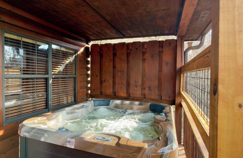 Sevierville Cabin | Gorgeous Mtn Sunset View/See Dollywood Nightly Fireworks On Deck Jun 15 - Aug 2