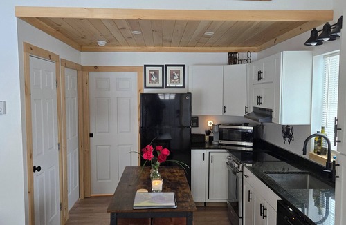 Cumberland Head Cabin | Gorgeous New 2-Bedroom Private Cabin in Charming Plattsburgh