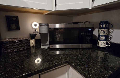 Cumberland Head Cabin | Gorgeous New 2-Bedroom Private Cabin in Charming Plattsburgh
