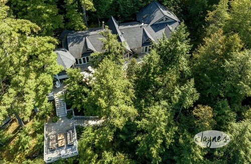 Seguin Cottage | Gorgeous New Build on Rosseau with Pictuesque Views! Sunset Deck! Sleeps 12!