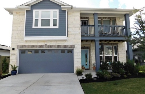 Manor House | Gorgeous Newer Home Tesla Close 6 Beds Crew Welcome