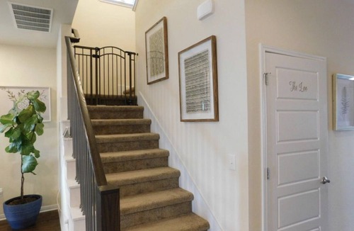 Manor House | Gorgeous Newer Home Tesla Close 6 Beds Crew Welcome