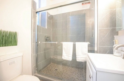 Southeast Yonkers Apartment | Gorgeous NYC Home - Prime Location + Easy Parking!