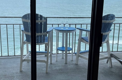 Garden City Condo | Gorgeous Oceanfront Condo