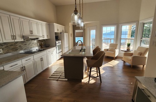 Prospect Bay House | Gorgeous Oceanfront Retreat near Halifax