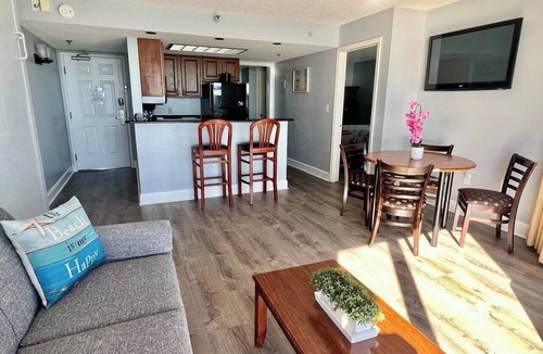 Golden Mile Condo | Gorgeous Oceanfront Suite! 1Br Condo/Dog friendly