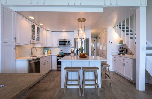 Honokowai Condo | GORGEOUS OCEANFRONT PENTHOUSE