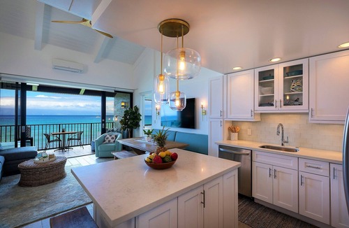 Honokowai Condo | GORGEOUS OCEANFRONT PENTHOUSE