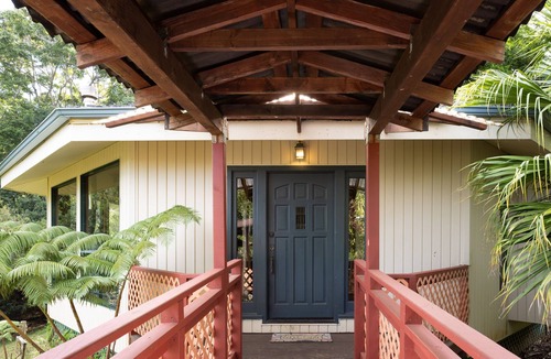 Honokaa House | Gorgeous Octagon - surrounded by forrest and mini cows!