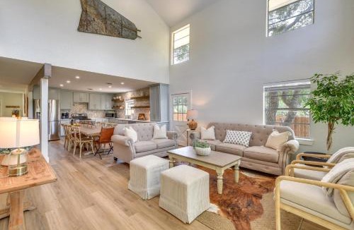 Palo Pinto House | Gorgeous Palo Pinto Home w/Private Hot Tub!