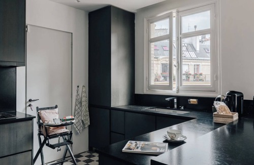 Porte-Dauphine House | Gorgeous Paris Eiffel Tower/Champs Elysées