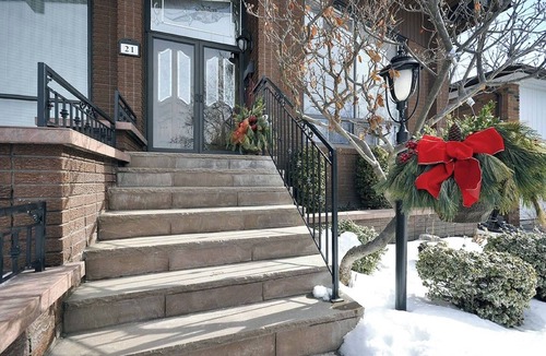 Humber Summit House | Gorgeous Peace Room in A Stunning Chalet Style Home - YYZ