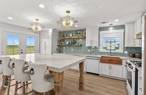 Warrenton Other | Gorgeous piece of Round Top Heaven