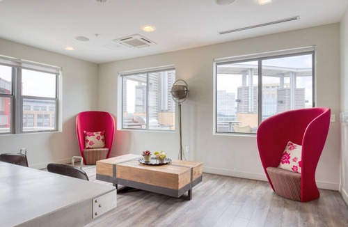 Jefferson Manor Apartment | Gorgeous Potomac Yard 2BR w/ W/D & Concierge, nr Airport, by Blueground