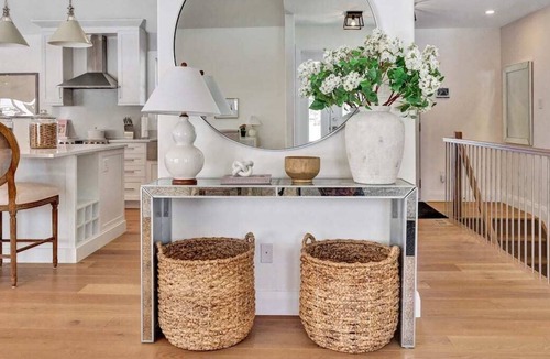 Pakenham House | Gorgeous private retreat with hot tub