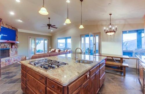 Lakeside House | Gorgeous Private Estate with Pool & Pickleball Court