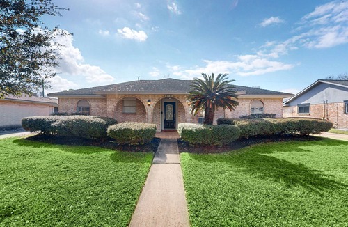 Chinatown House | Gorgeous private home with private pool and close to everything