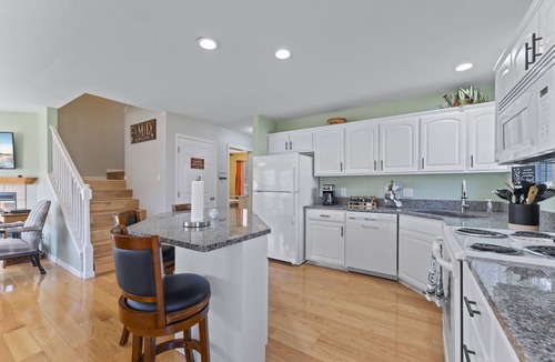 Rockaway Beach House | Gorgeous Private Lake Taneycomo Home! Home away from Home!