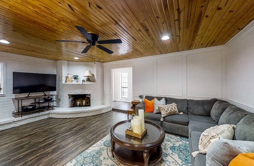 Bellville House | Gorgeous Ranch-Style Home on Nearly 3 Peaceful Acres - Dogs Welcome