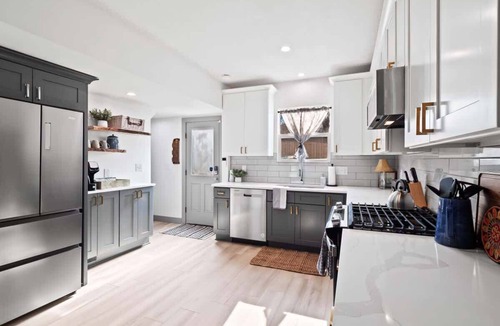 Firestone Park House | Gorgeous Remodel|Game Room|Sleeps 8