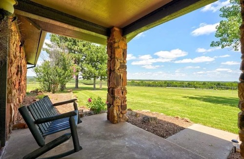 Lawton House | Gorgeous Retreat on 10 Private Acres | Sleeps 7!