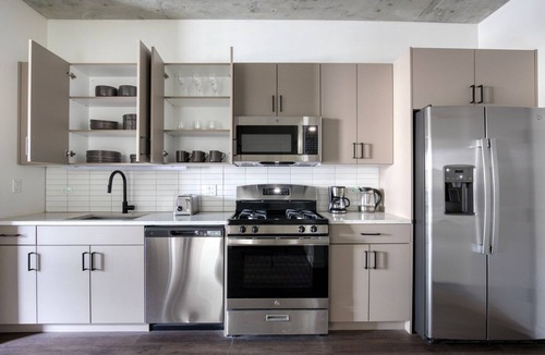 Killgubbin Apartment | Gorgeous River North 1BR, nr L Stop, Riverwalk & Loop, by Blueground