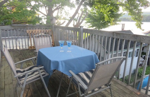 L'Orignal Ski Chalet | Gorgeous riverfront - cosy villa with all amenities and comforts