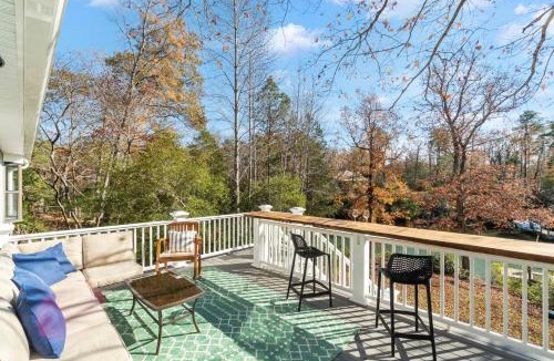 Weems House | Gorgeous Riverfront Getaway with Private Dock!